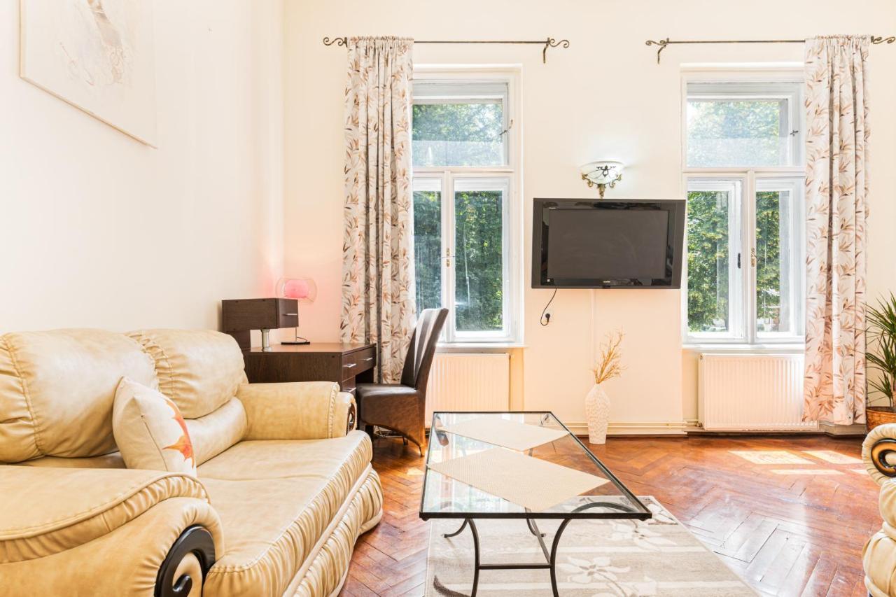 Hera Apartment - Old Town Braşov Eksteriør billede